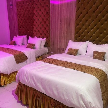 Murphy'S Mansion Resort Umuahia Buitenkant foto