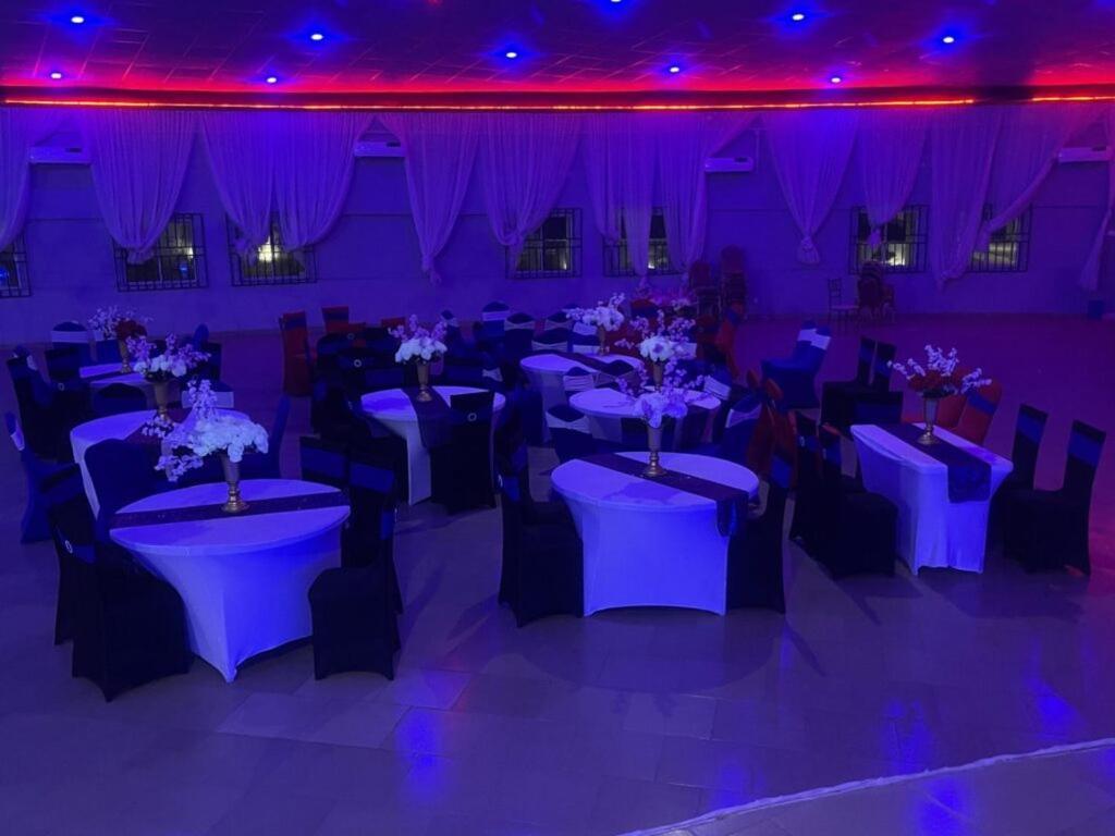 Murphy'S Mansion Resort Umuahia Buitenkant foto
