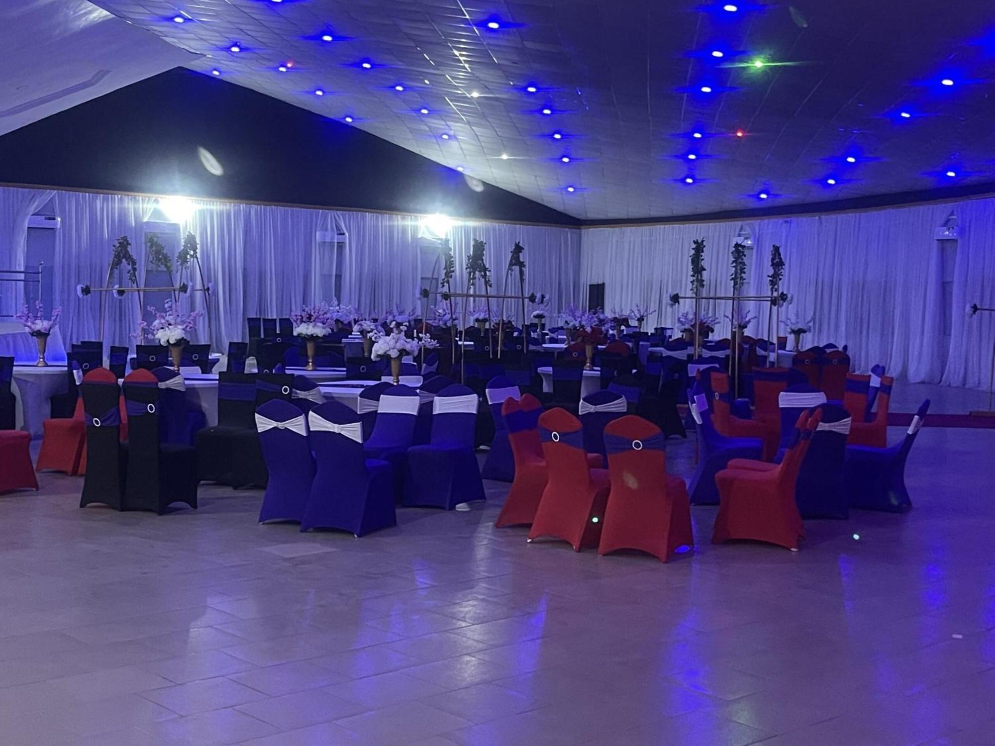 Murphy'S Mansion Resort Umuahia Buitenkant foto